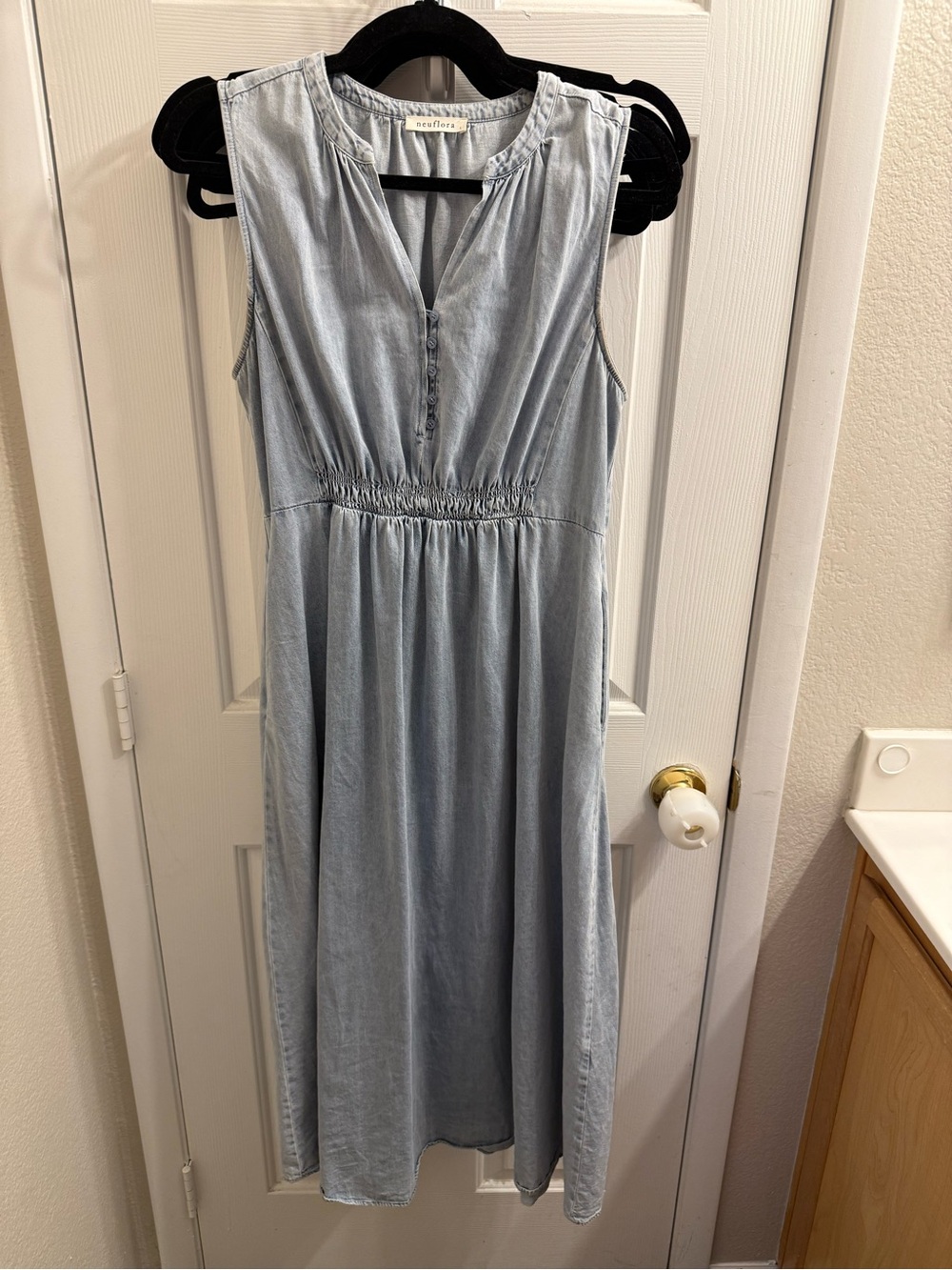 Light Blue Sleeveless Midi Dress - Relaxed Chambray Style - Picture 2 of 5